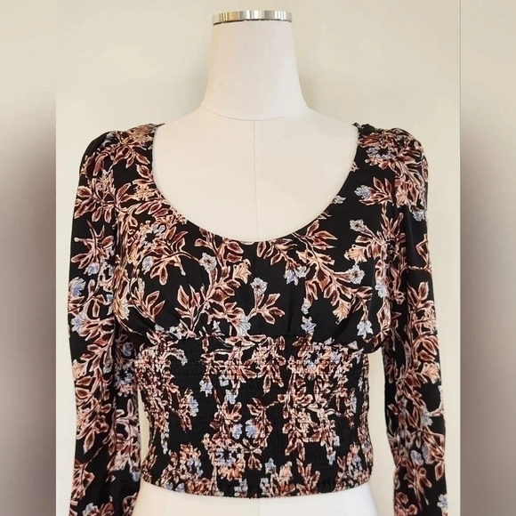NWT || FREE PEOPLE || Santiago smocked blouse, crop, black, floral, size small - Picture 1 of 11